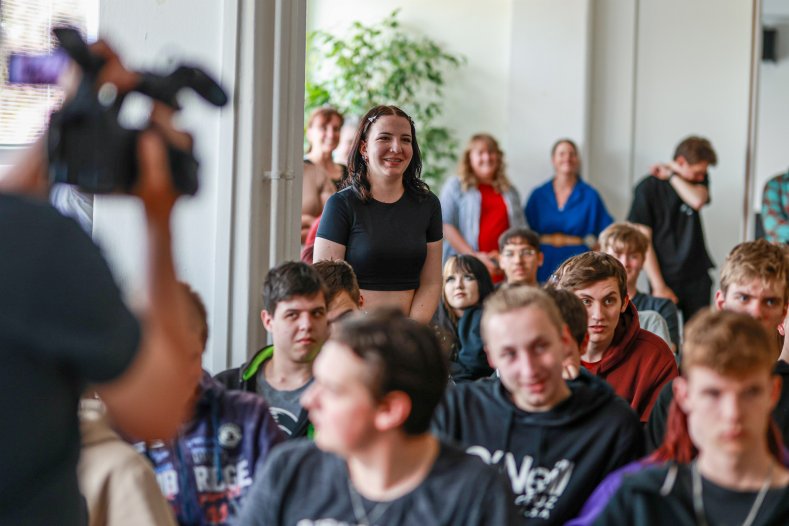 Hejtman debatoval s podnikateli i školáky a otevřel mobilní kancelář