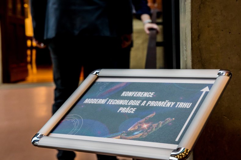 Umělá inteligence a průmysl 4.0. Olomoucká konference ukázala, jak se mění trh práce