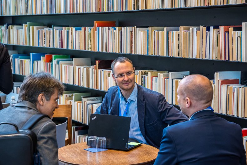Umělá inteligence a průmysl 4.0. Olomoucká konference ukázala, jak se mění trh práce