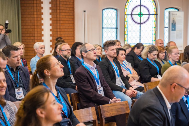 Umělá inteligence a průmysl 4.0. Olomoucká konference ukázala, jak se mění trh práce