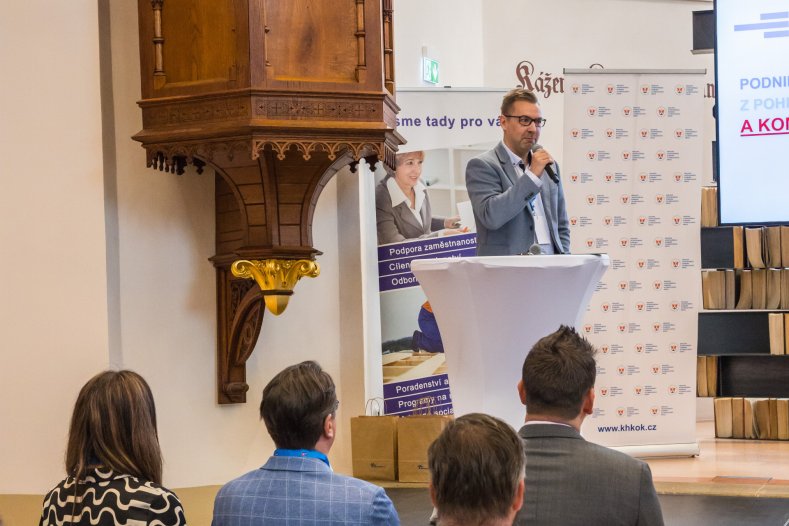 Umělá inteligence a průmysl 4.0. Olomoucká konference ukázala, jak se mění trh práce