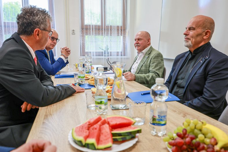 Chybí nám byty a lidi, stěžovali si podnikatelé hejtmanovi
