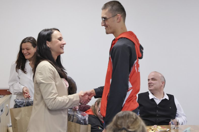  Sportovci s hendikepem sbírají medaile. O svých úspěších a plánech mluvili na kraji
