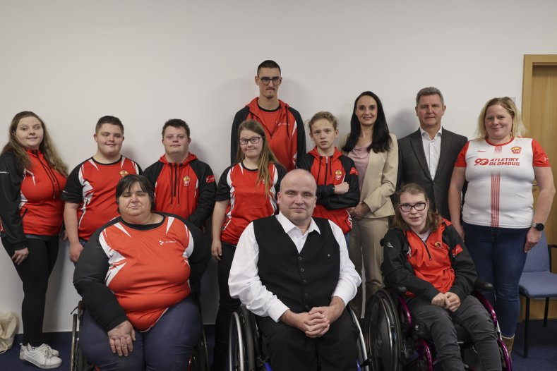  Sportovci s hendikepem sbírají medaile. O svých úspěších a plánech mluvili na kraji
