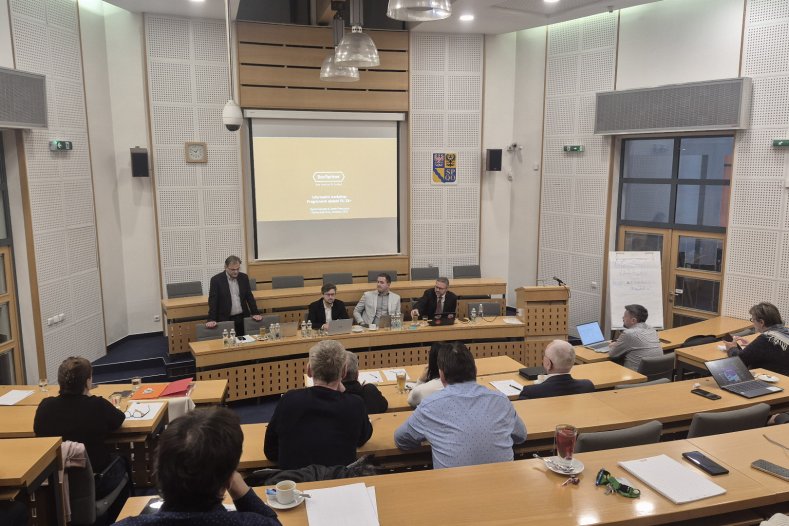 20251218_100550 (web 1)