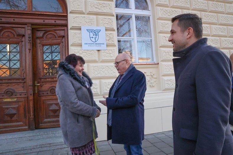 Akademie v suchu, Dům sester v teple – kraj je nechal zrekonstruovat