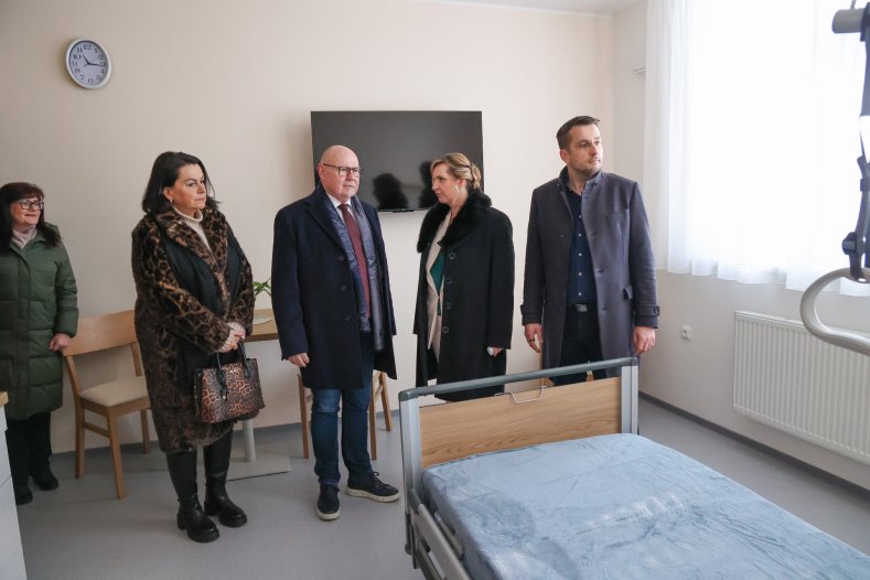 Akademie v suchu, Dům sester v teple – kraj je nechal zrekonstruovat