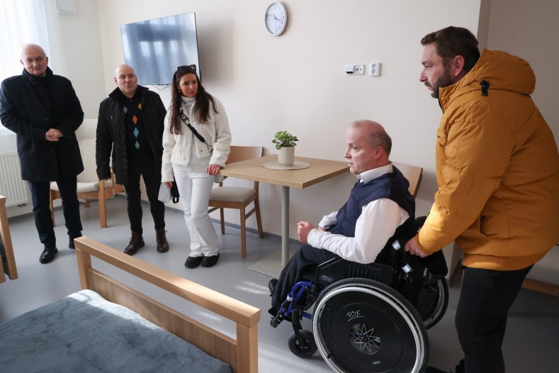 Akademie v suchu, Dům sester v teple – kraj je nechal zrekonstruovat