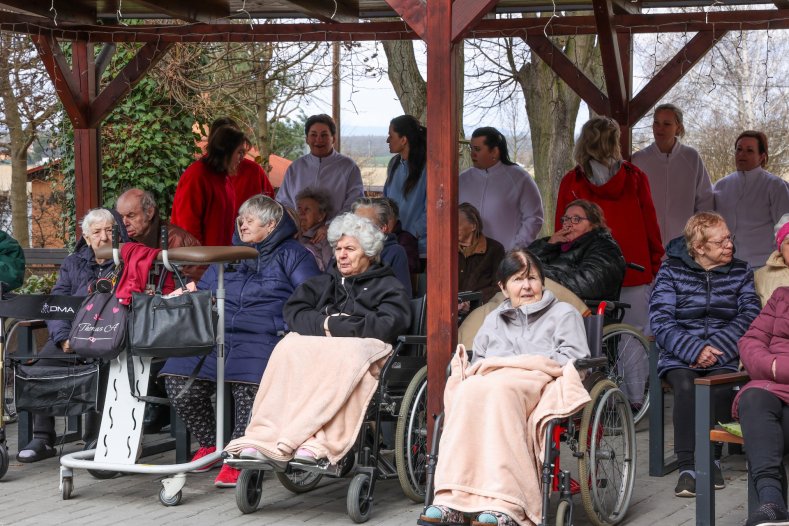  Nový pavilon domova pro seniory je v provozu. Kraj dal na stavbu v Července milióny korun
