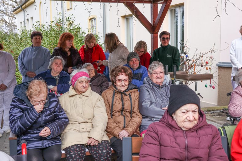  Nový pavilon domova pro seniory je v provozu. Kraj dal na stavbu v Července milióny korun
