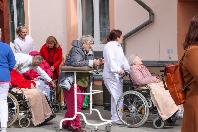  Nový pavilon domova pro seniory je v provozu. Kraj dal na stavbu v Července milióny korun
