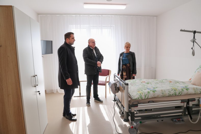  Nový pavilon domova pro seniory je v provozu. Kraj dal na stavbu v Července milióny korun
