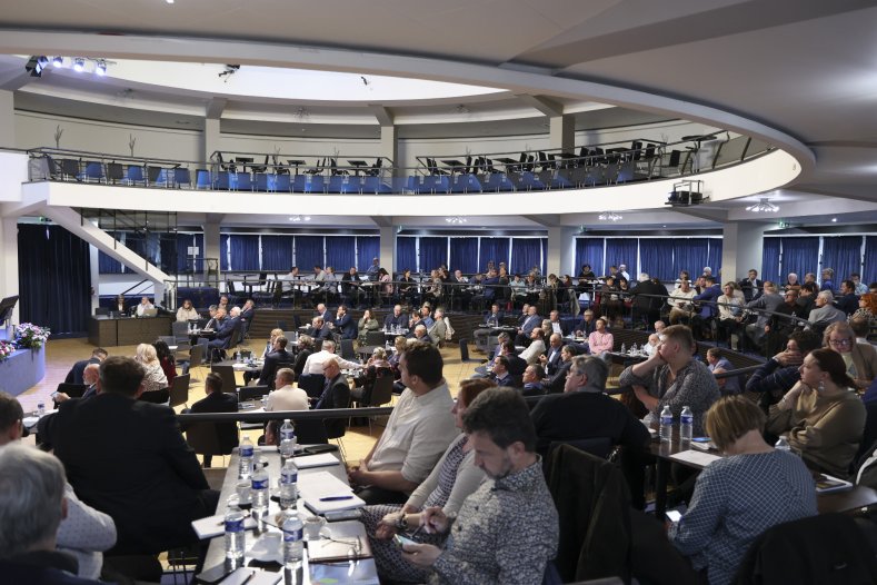 Kraj představil novinky. Přišly si je poslechnout desítky starostů

