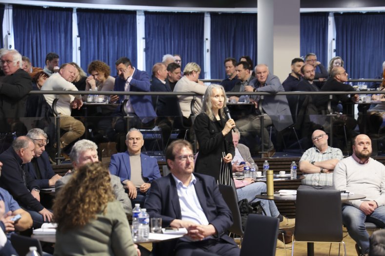  Kraj představil novinky. Přišly si je poslechnout desítky starostů
