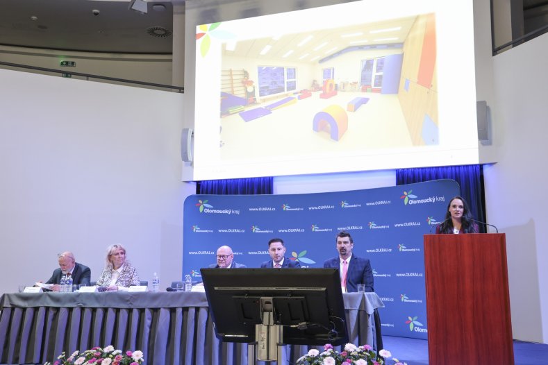  Kraj představil novinky. Přišly si je poslechnout desítky starostů
