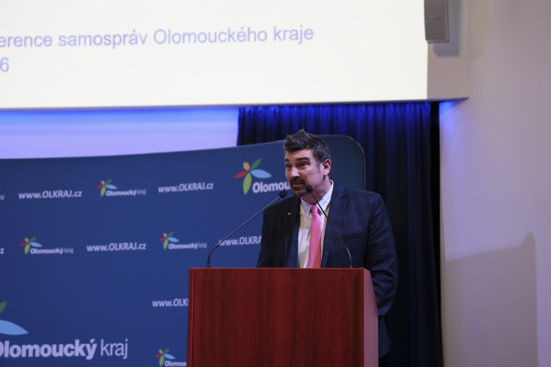  Kraj představil novinky. Přišly si je poslechnout desítky starostů
