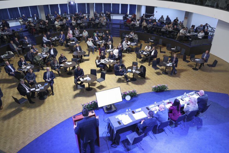  Kraj představil novinky. Přišly si je poslechnout desítky starostů
