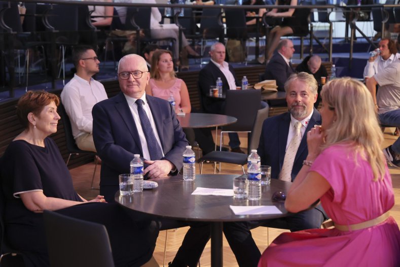  Dárci krve převzali Zlaté kříže. Za nezištnou pomoc druhým
