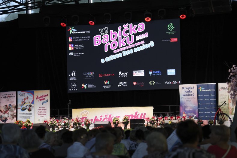  Babička roku znovu oslavila aktivní seniorky. O titul se utkalo čtrnáct finalistek
