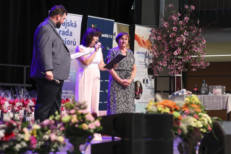  Babička roku znovu oslavila aktivní seniorky. O titul se utkalo čtrnáct finalistek
