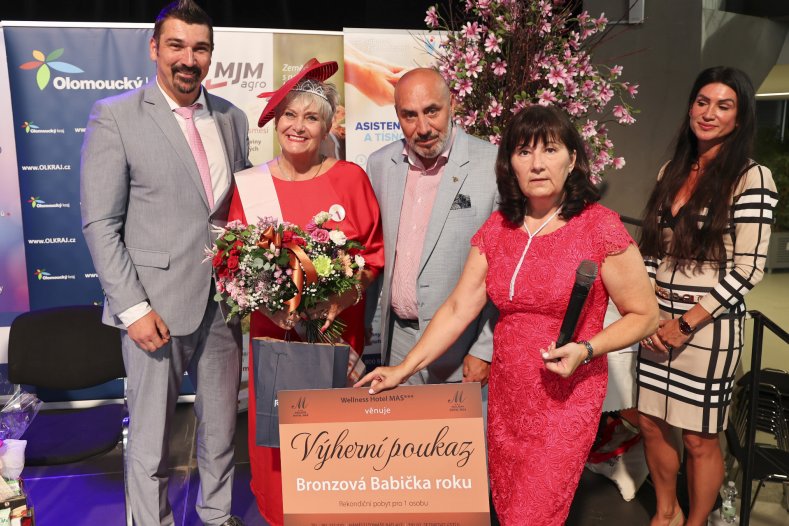  Babička roku znovu oslavila aktivní seniorky. O titul se utkalo čtrnáct finalistek
