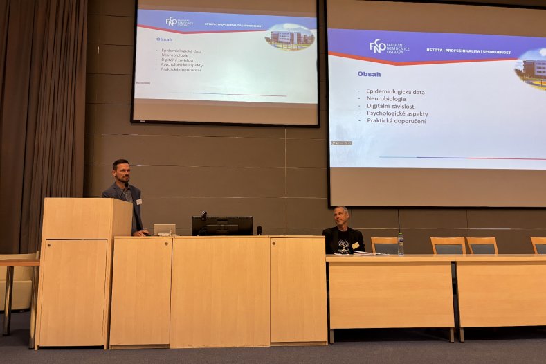  Odolnější žáci, bezpečnější školy. Kraj podporuje prevenci
