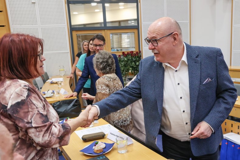 Vzpomínky, které nesmějí zmizet. Hejtman se opět setkal s oběťmi nacistického režimu