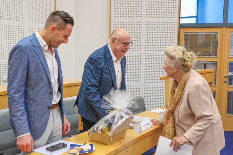 Vzpomínky, které nesmějí zmizet. Hejtman se opět setkal s oběťmi nacistického režimu
