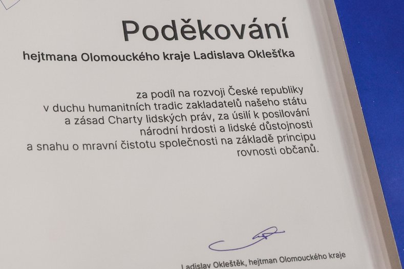 Vzpomínky, které nesmějí zmizet. Hejtman se opět setkal s oběťmi nacistického režimu