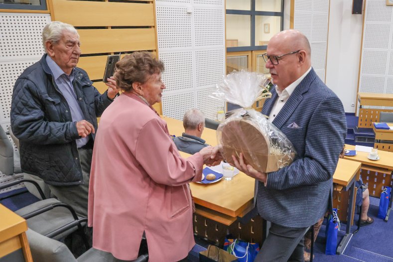 Vzpomínky, které nesmějí zmizet. Hejtman se opět setkal s oběťmi nacistického režimu