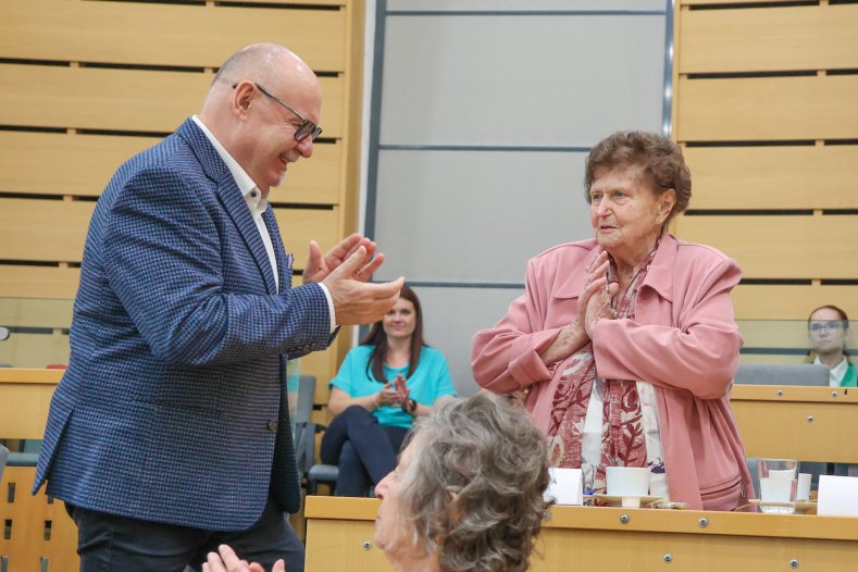 Vzpomínky, které nesmějí zmizet. Hejtman se opět setkal s oběťmi nacistického režimu