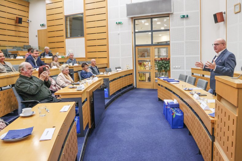 Vzpomínky, které nesmějí zmizet. Hejtman se opět setkal s oběťmi nacistického režimu
