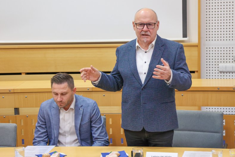 Vzpomínky, které nesmějí zmizet. Hejtman se opět setkal s oběťmi nacistického režimu
