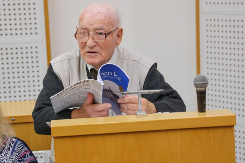 Vzpomínky, které nesmějí zmizet. Hejtman se opět setkal s oběťmi nacistického režimu