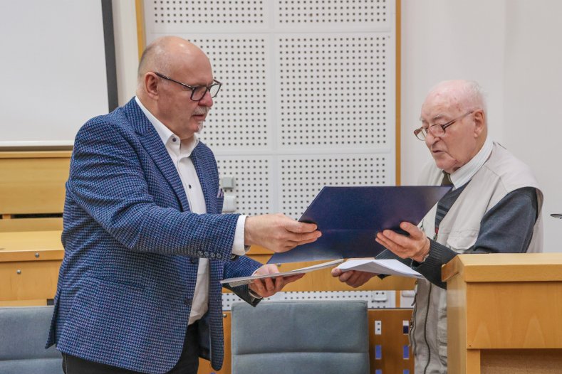  Vzpomínky, které nesmějí zmizet. Hejtman se opět setkal s oběťmi nacistického režimu