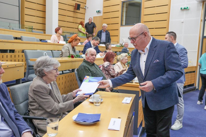  Vzpomínky, které nesmějí zmizet. Hejtman se opět setkal s oběťmi nacistického režimu