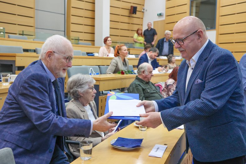  Vzpomínky, které nesmějí zmizet. Hejtman se opět setkal s oběťmi nacistického režimu