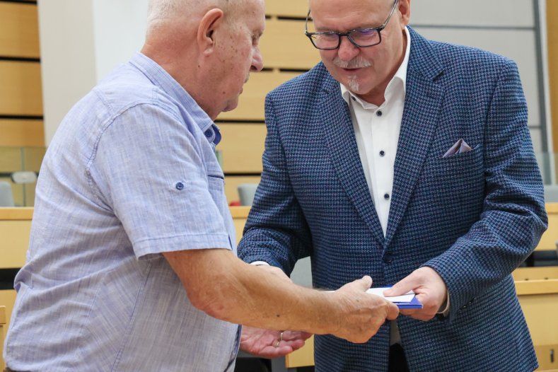 Vzpomínky, které nesmějí zmizet. Hejtman se opět setkal s oběťmi nacistického režimu