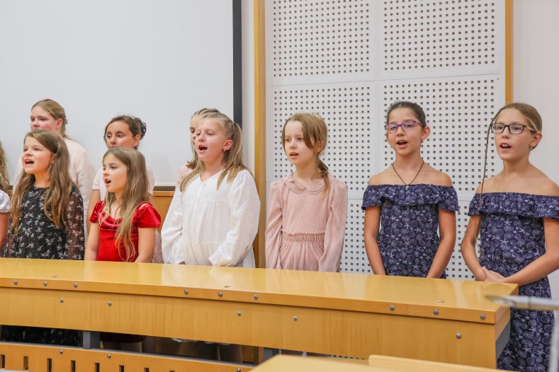  Vzpomínky, které nesmějí zmizet. Hejtman se opět setkal s oběťmi nacistického režimu