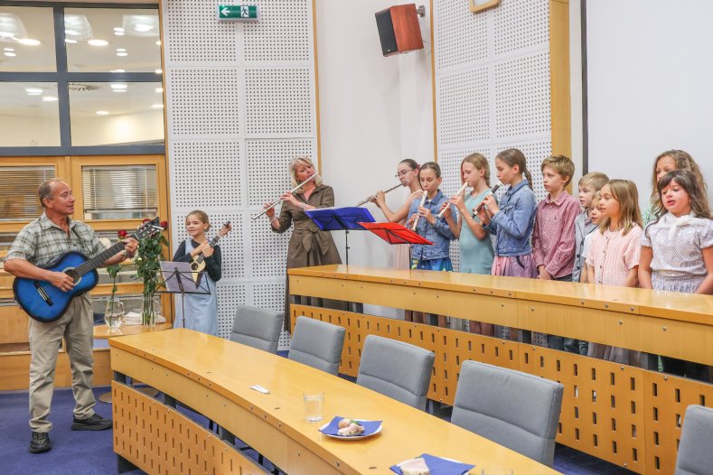 Vzpomínky, které nesmějí zmizet. Hejtman se opět setkal s oběťmi nacistického režimu