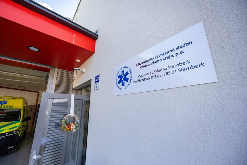 Záchranáři ve Šternberku mají novou základnu. Nabídne zázemí pro tři posádky