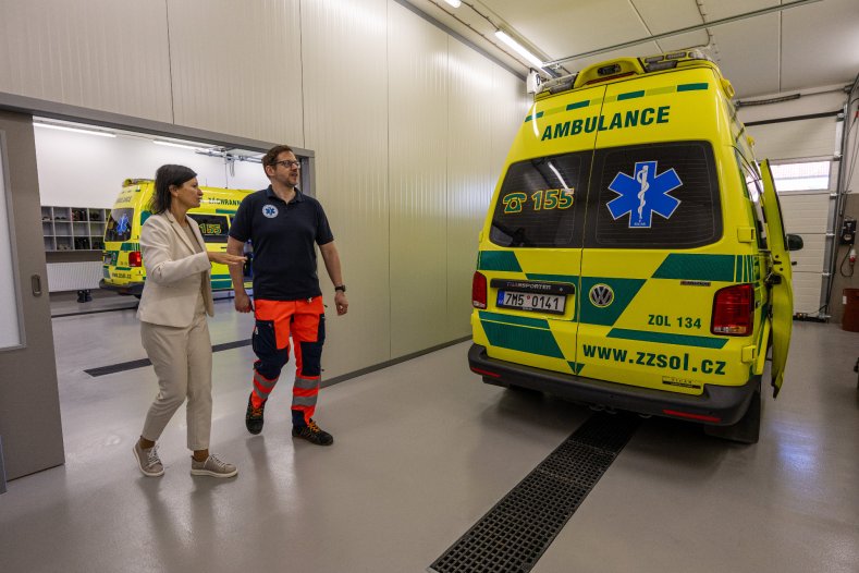 Záchranáři ve Šternberku mají novou základnu. Nabídne zázemí pro tři posádky