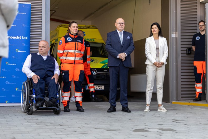 Záchranáři ve Šternberku mají novou základnu. Nabídne zázemí pro tři posádky