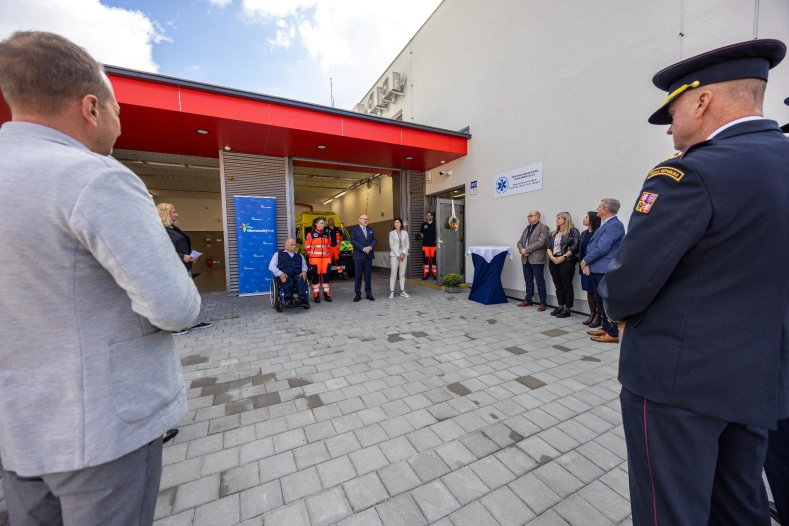 Záchranáři ve Šternberku mají novou základnu. Nabídne zázemí pro tři posádky
