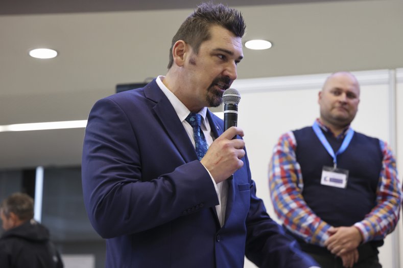  Středoškoláci zamíří z učeben přímo do výroby. Lutínská strojárna uzavřela partnerství s MUBEA
