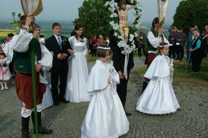 Samotíšské drožke (družičky) ©archív Regionálního pracoviště pro tradiční lidovou kulturu 