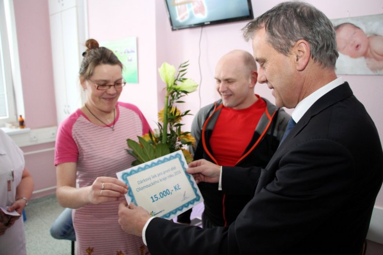 Hejtman Rozbořil navštívil prvního letošního občánka Olomouckého kraje