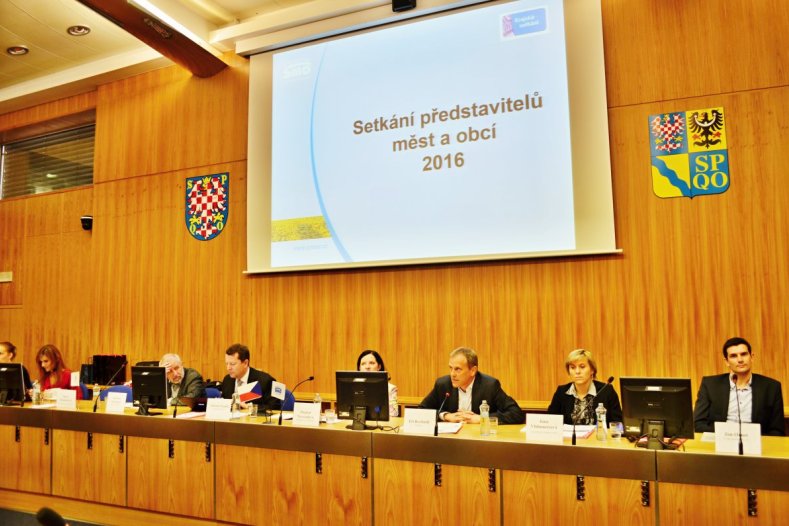Hejtman Rozbořil vystoupil na setkání představitelů měst a obcí