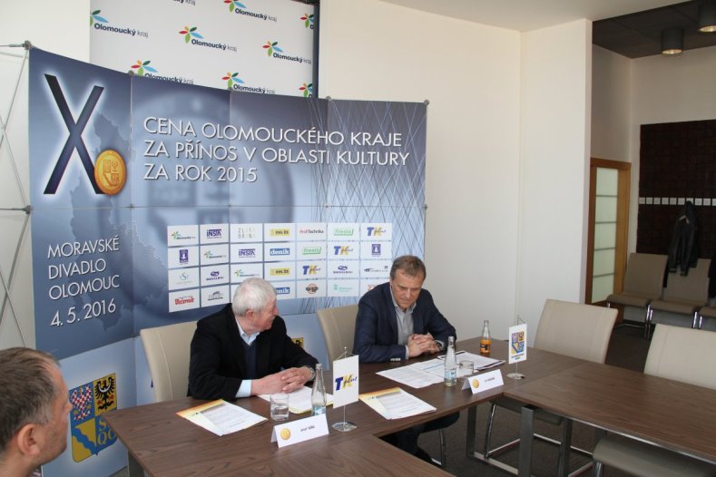 Cenu veřejnosti v oblasti kultury za rok 2015 vyhrála v internetovém hlasování kniha Příběhy uničovské archeologie  