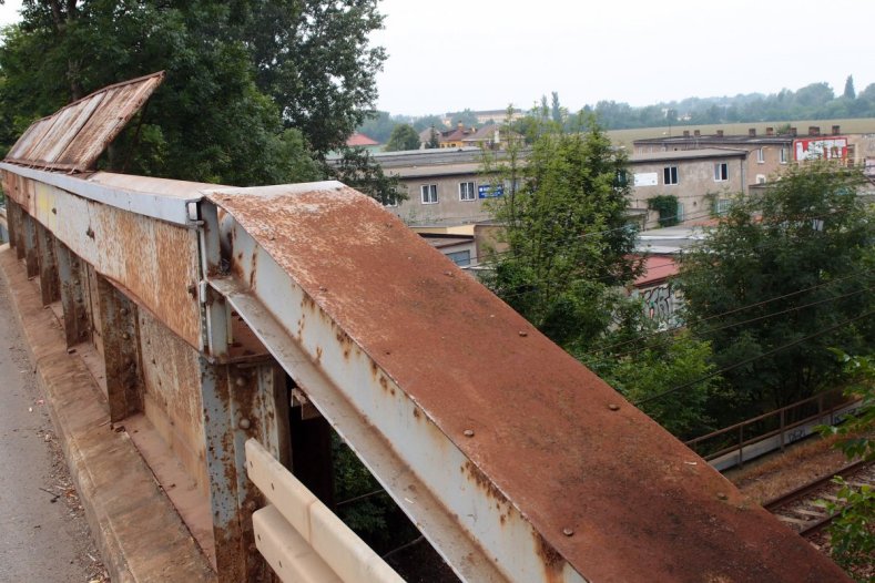 Dva mosty nad železniční tratí dosluhují, radní teď čekají na podrobný průzkum           foto: MmPř